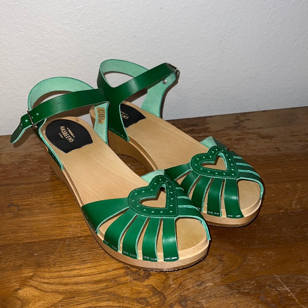 Hasbeens green low heel never worn size 10